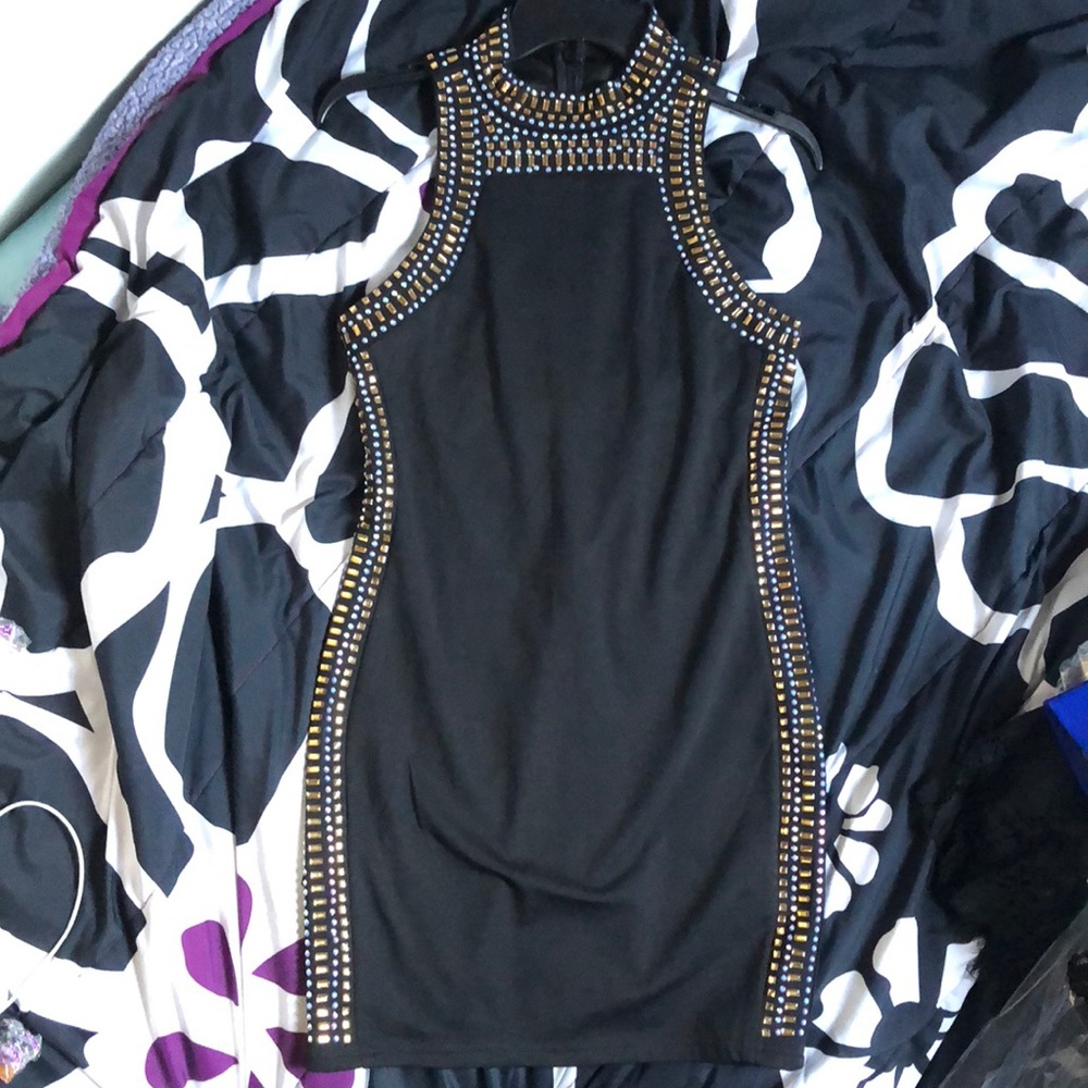 Black and Gold High Neck Fitted Short Dress